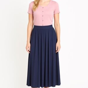 💙 New York Clothing Company Pleated Midi Skirt – Size M (NWT)